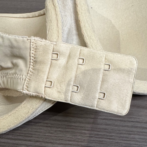 GAP Nude Favorite Strapless Bra - Picture 4 of 4